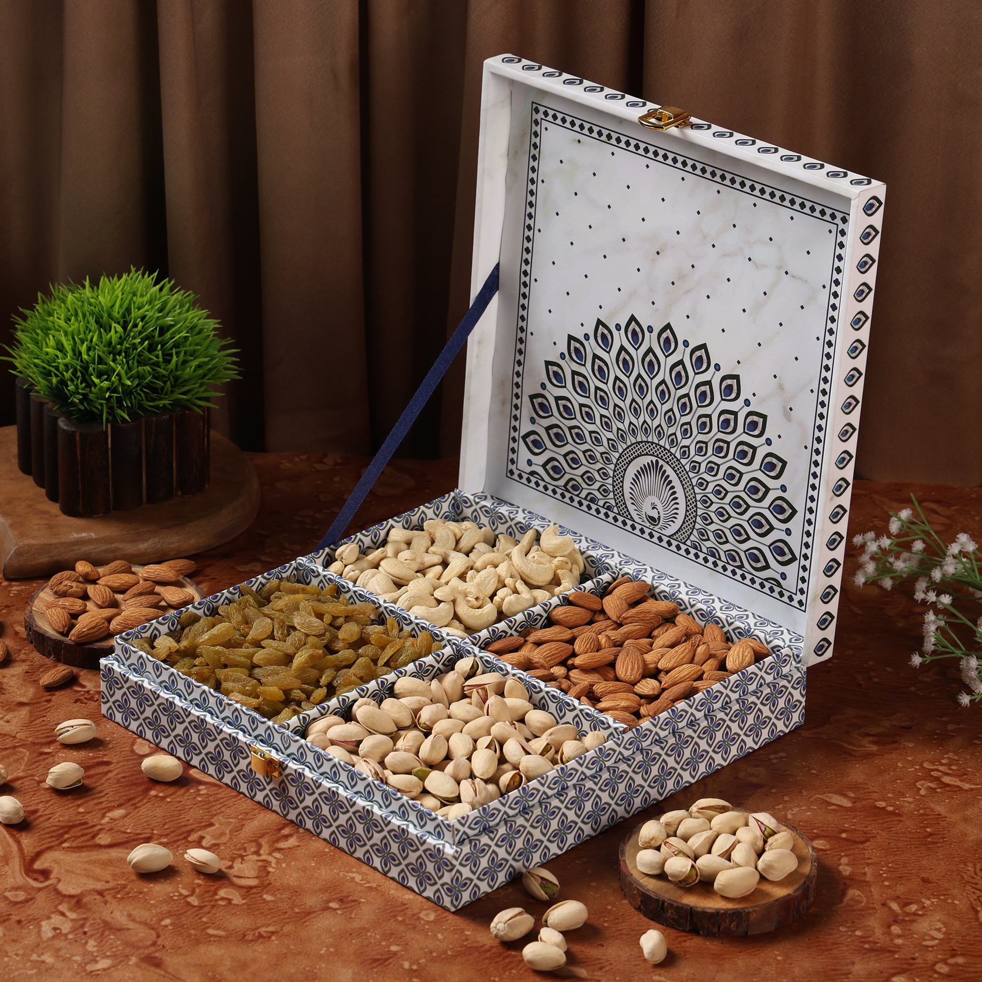 Riwaz Premium Mor Pankh Gift Box | Elegance Meets Gourmet Delight | 4-Column Selection of Almonds, Cashews, Raisins & Khumani | The Perfect Gifting for Diwali, Wedding,  Festival Corporate