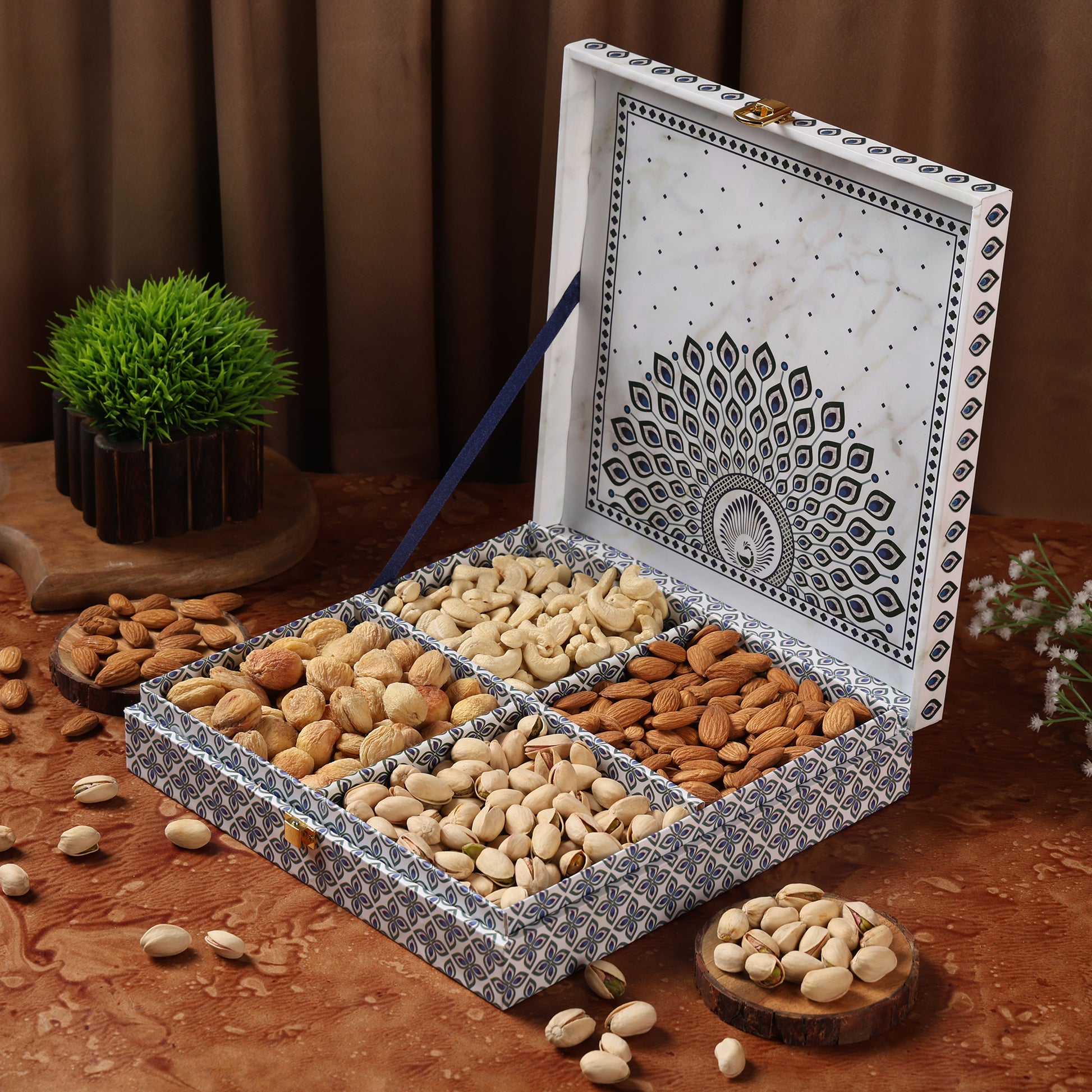 Riwaz Premium Mor Pankh Gift Box | Elegance Meets Gourmet Delight | 4-Column Selection of Almonds, Cashews, Raisins & Khumani | The Perfect Gifting for Diwali, Wedding,  Festival Corporate