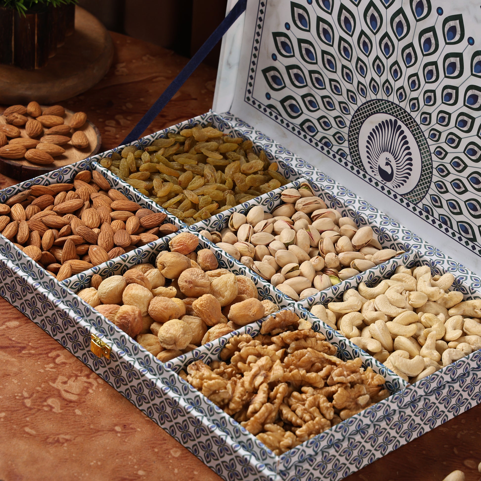 Riwaz Premium Mor Pankh Gift Box | Exquisite 6-Column Selection of Almonds, Cashews, Pistachios, Walnuts, Raisins & Khumani | A Graceful Gift for Diwali, Weddings, Festivals & Corporate Gifting