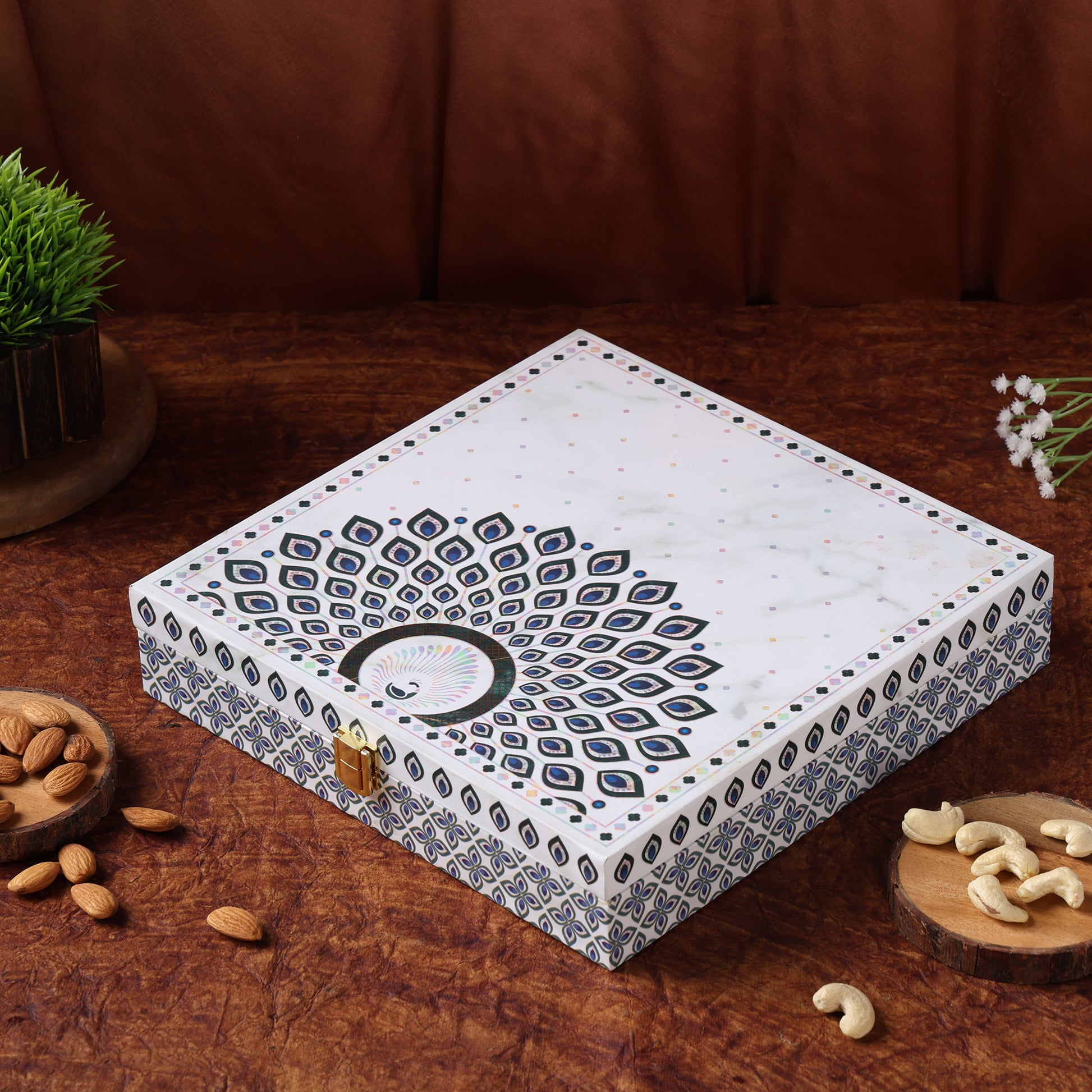 Riwaz Premium Mor Pankh Gift Box | Elegance Meets Gourmet Delight | 4-Column Selection of Almonds, Cashews, Raisins & Khumani | The Perfect Gifting for Diwali, Wedding,  Festival Corporate