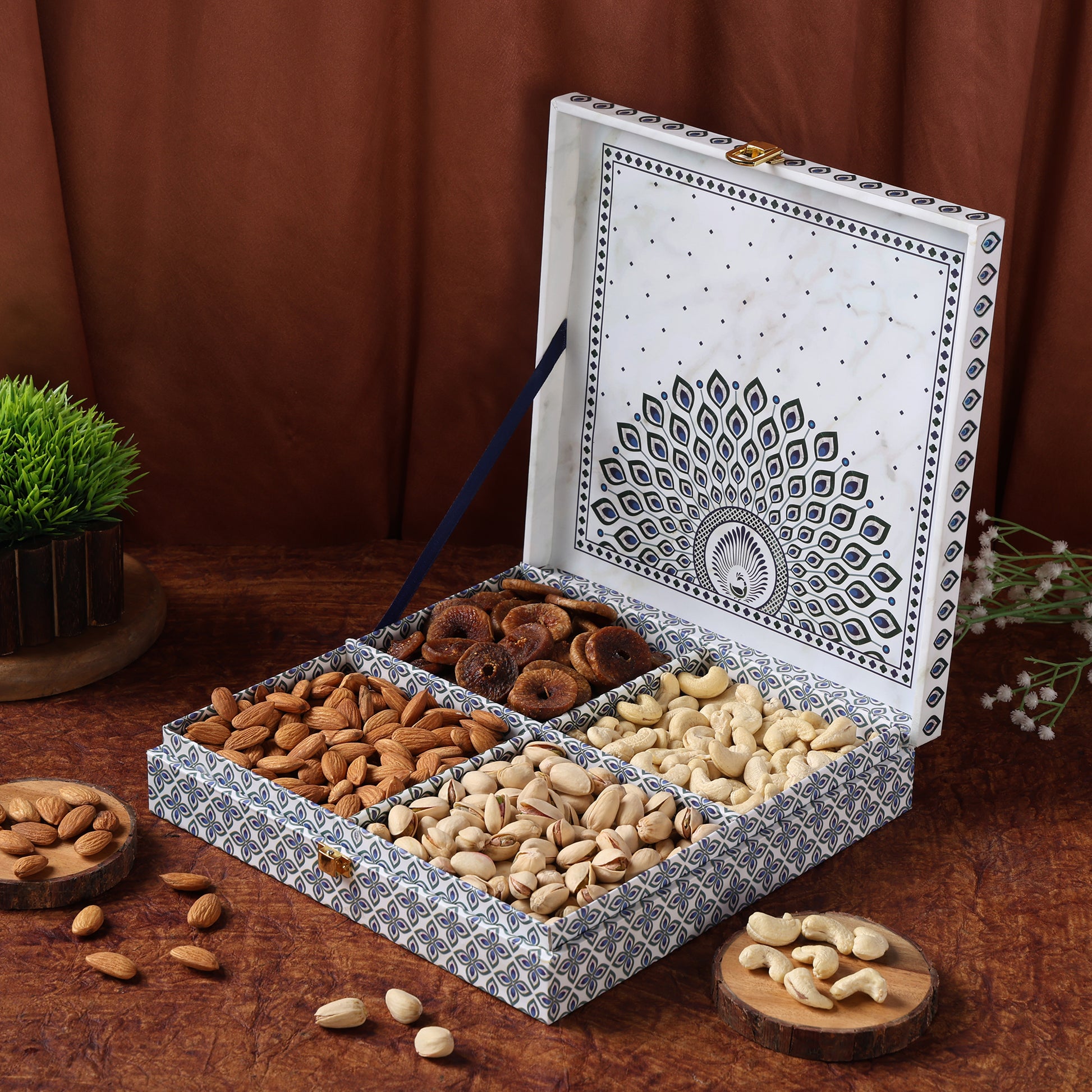 Riwaz Premium Mor Pankh Gift Box | Elegance Meets Gourmet Delight | 4-Column Selection of Almonds, Cashews, Raisins & Khumani | The Perfect Gifting for Diwali, Wedding,  Festival Corporate