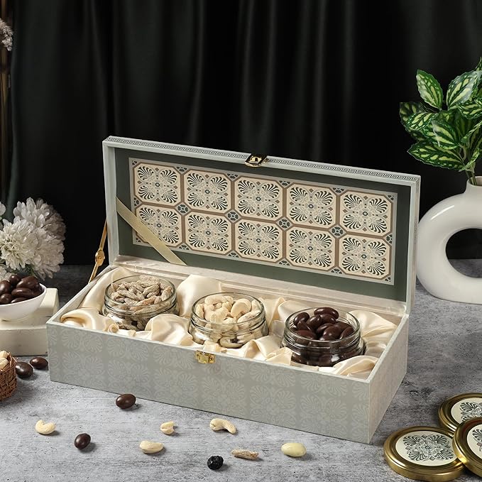 Riwaz Luxury Square Design Giftbox