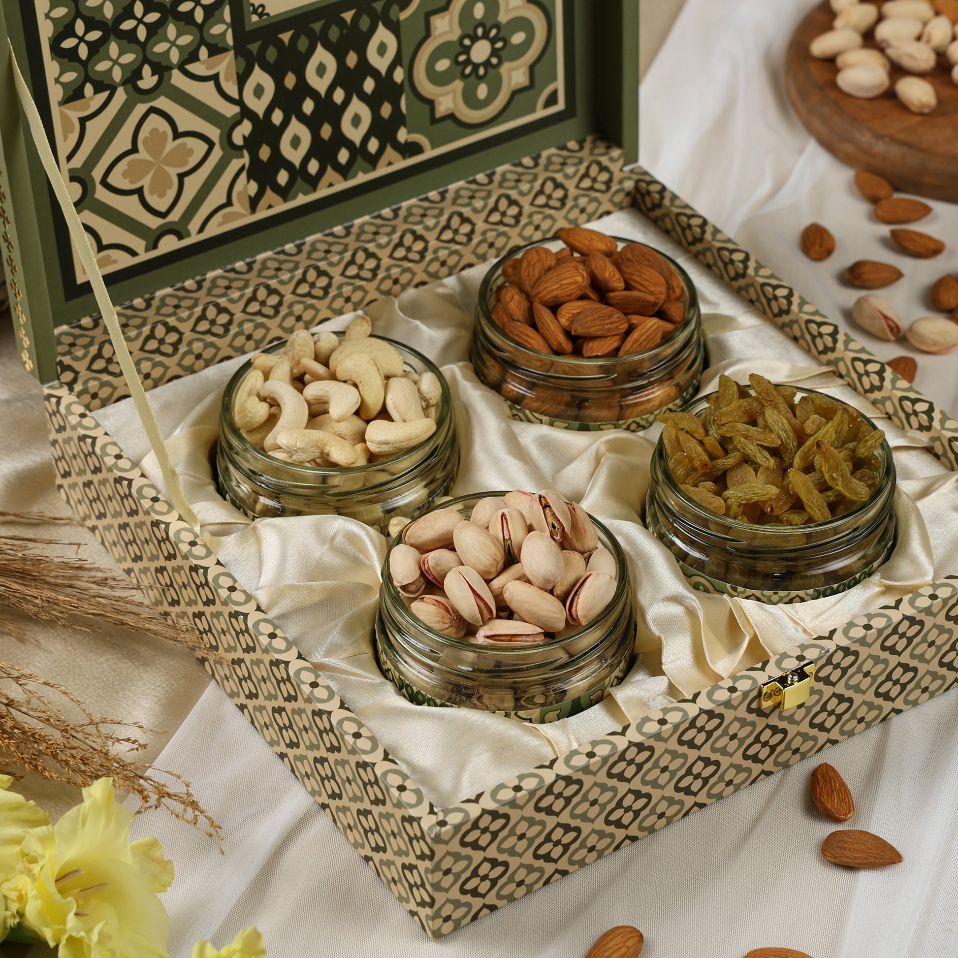 Riwaz Premium Rajwada Dry Fruit Gift Box | Designer Hamper with Almonds, Cashews, Pistachios & Raisins | Perfect for Rakhi, Diwali, Corporate, Wedding & Festive Gifting