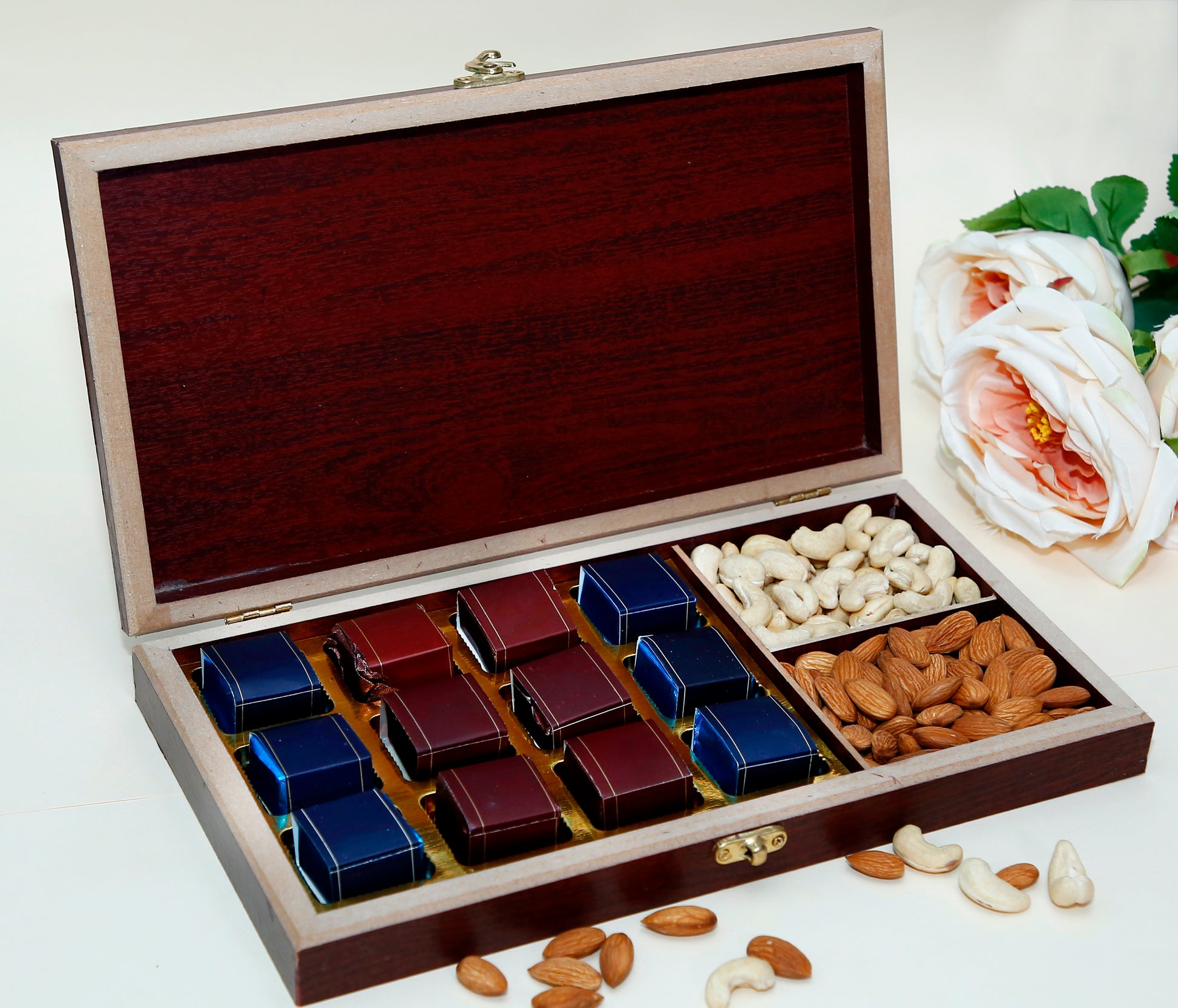 Riwaz Premium Wooden Gift Box | Assorted Chocolates with Almonds & Cashews | Luxurious Dry Fruit & Chocolate Hamper for Rakhi, Diwali, Weddings & Corporate Gifting (Dark & White Chocolate Delight)