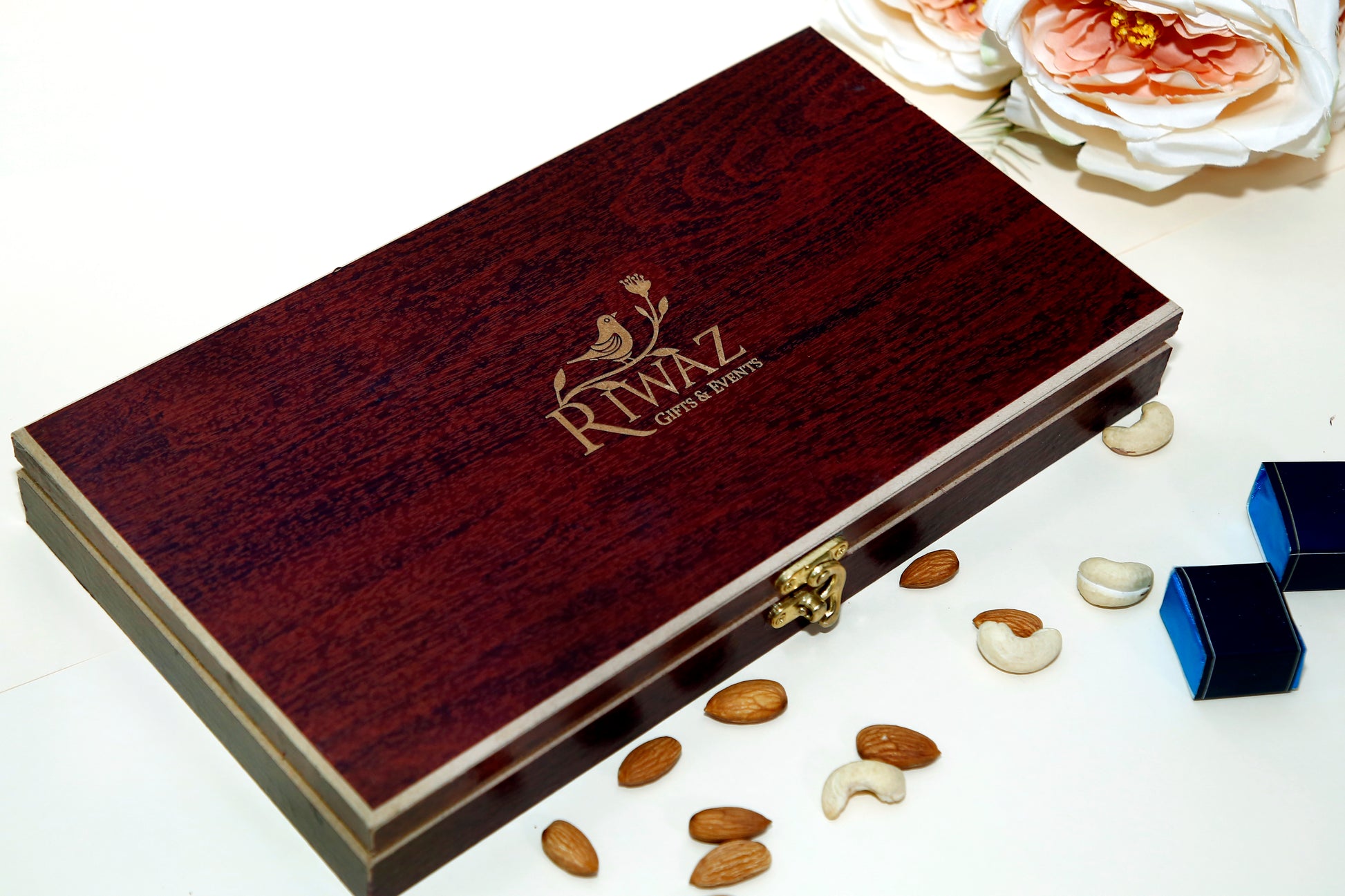 Riwaz Premium Wooden Gift Box | Assorted Chocolates with Almonds & Cashews | Luxurious Dry Fruit & Chocolate Hamper for Rakhi, Diwali, Weddings & Corporate Gifting (Dark & White Chocolate Delight)