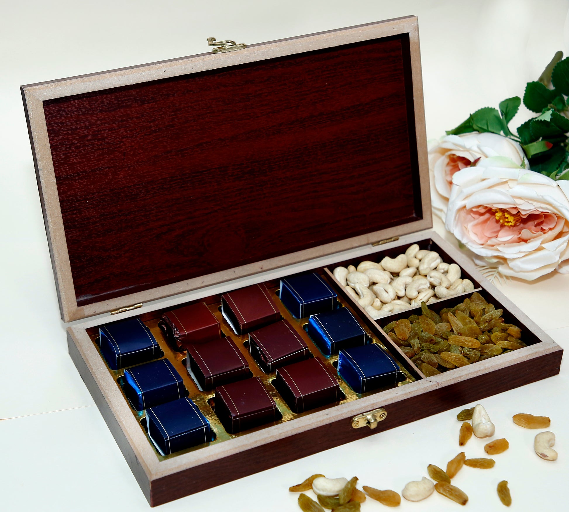 Riwaz Premium Wooden Gift Box | Assorted Chocolates with Almonds & Cashews | Luxurious Dry Fruit & Chocolate Hamper for Rakhi, Diwali, Weddings & Corporate Gifting (Dark & White Chocolate Delight)